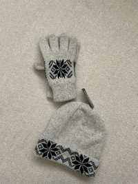 Wool toque / hat and gloves
