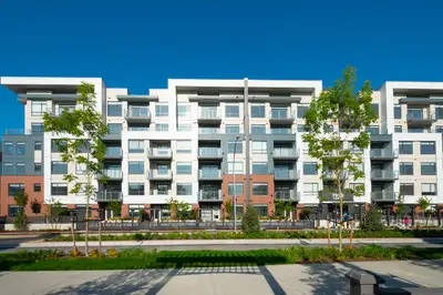 FOR RENT - 2 bed, 2 bath apt in Willoughby Heights!