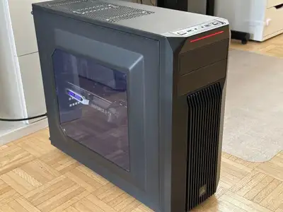 Gaming PC in very good condition. Specs: MSI RTX 2070 GPU Intel Core i7-8700K CPU 32 GB DDR4 Ram 512...