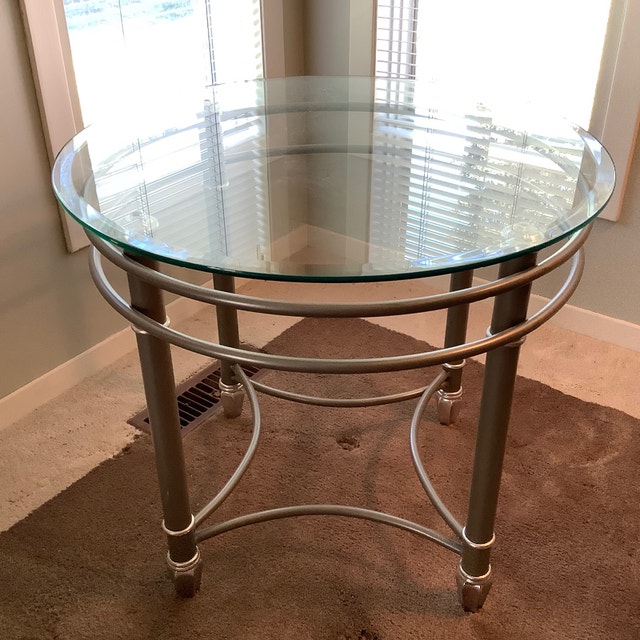 End / coffee table light grey color with round glass top Coffee