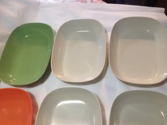 Vintage Melmac rectangular dishes in Arts & Collectibles in Calgary - Image 3