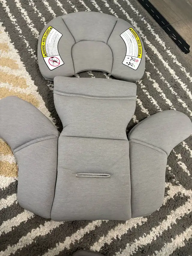 Nuna Pipa Lite grey baby car seat insert in Strollers, Carriers & Car Seats in Mississauga / Peel Region - Image 3