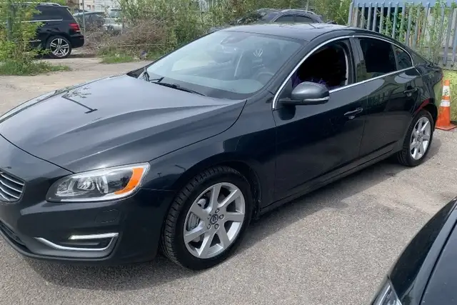 2015 Volvo S60 4Dr Sdn T5 Premier Plus AWD Excellent Condition in Cars & Trucks in Barrie - Image 2