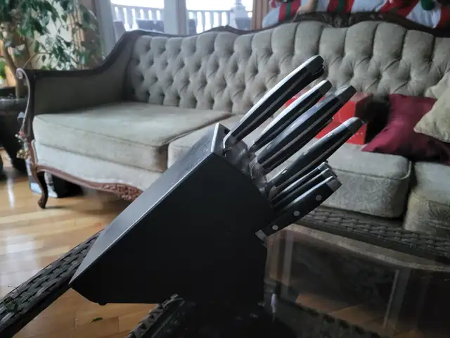 Ensemble de couteau haute gamme. in Other in Sherbrooke - Image 2