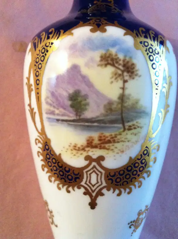 ANTIQUE COALPORT VASE in Arts & Collectibles in Barrie - Image 8