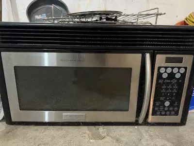 Frigidaire Microwave/Fan, View more