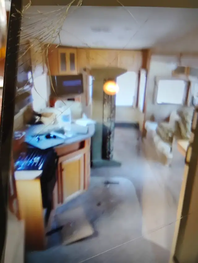 Camper for home or travel, 2004 LEGEND newly listed! in RVs & Motorhomes in Bedford - Image 5