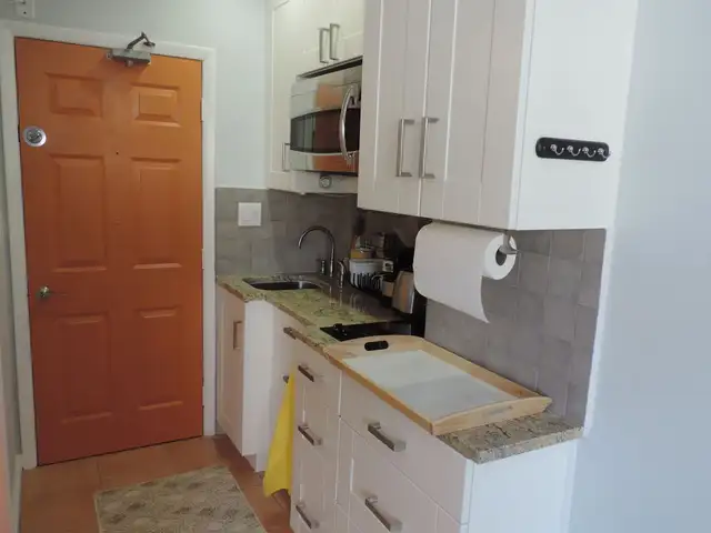 Affordable Fully Furnished Beachfront Studio – Available Now in Florida in Canada - Image 9