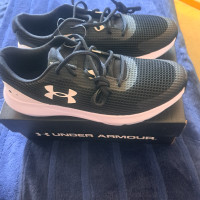 Men's Under Armour Running Shoes - size 10