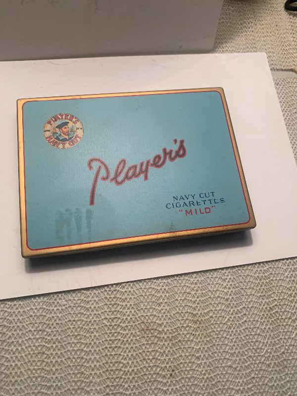 VINTAGE 1950'S PLAYER'S CIGARETTE TIN CASE in Arts & Collectibles in Trenton - Image 3