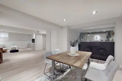 NEWLY RENOVATED 2 BED / 1 BATH WITH SEPARATE ENTRANCE!