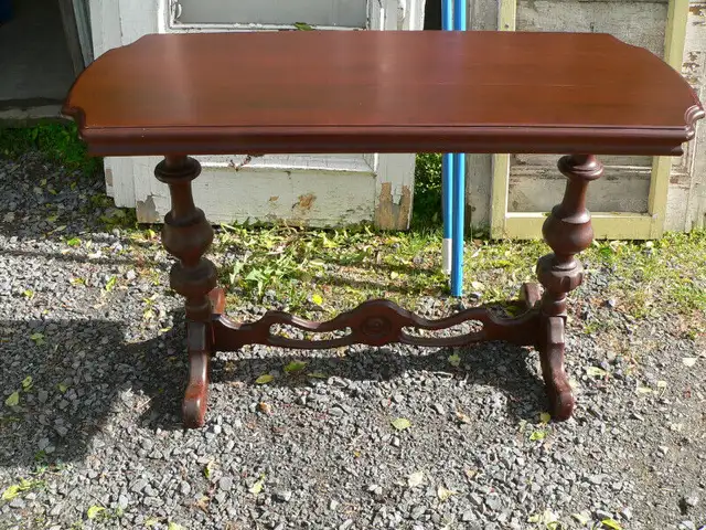 plusieurs meuble antique a différent prix. in Coffee Tables in Lanaudière - Image 6