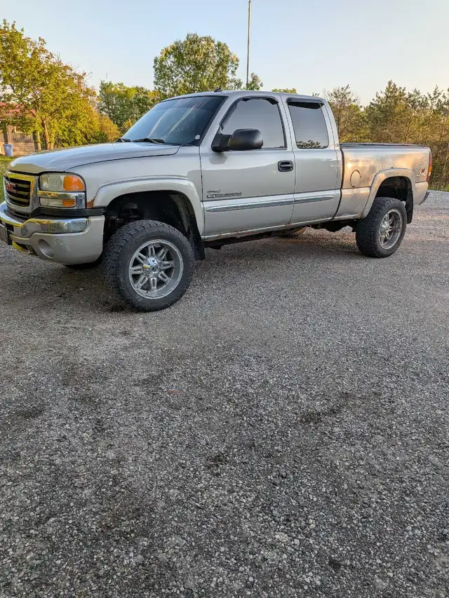 2004 GMC 2500 Diesel587371069445908481