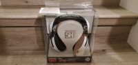 5hv2 steelseries gaming headset, with original receipt 120$+tax