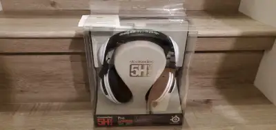 5hv2 steelseries gaming headset, with original receipt 120$+tax, View more
