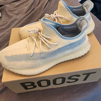 Great condition, worn a few times. Size 12. Amazing colorway for summer