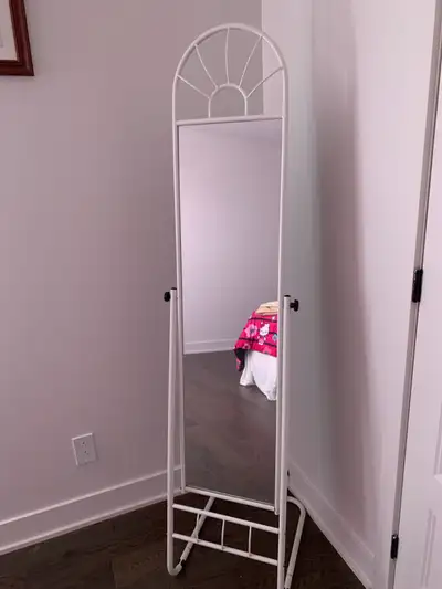 sur pied miroir blanc , View more