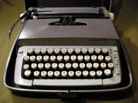 Brother Olivetti  Singer Smith-Corona Portable Manual Typwriter