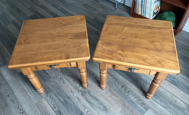 Table en bois massif dans Autres tables  à Laurentides