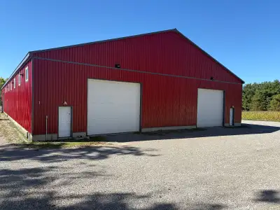 Available for lease up to 6400 heated shop space with high ceilings and parking . Separate office sp...