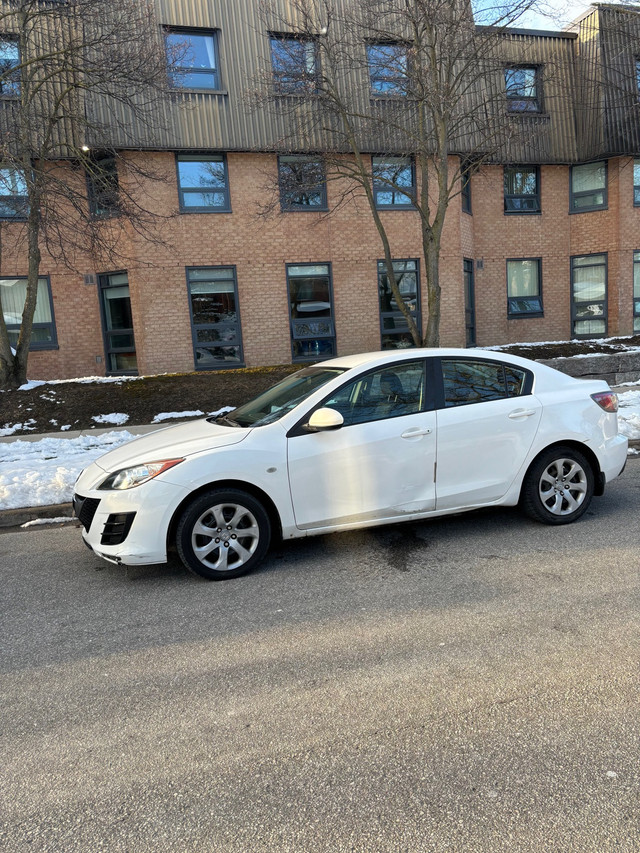 2010 Mazda 3 - automatic in Cars & Trucks in City of Toronto - Image 2