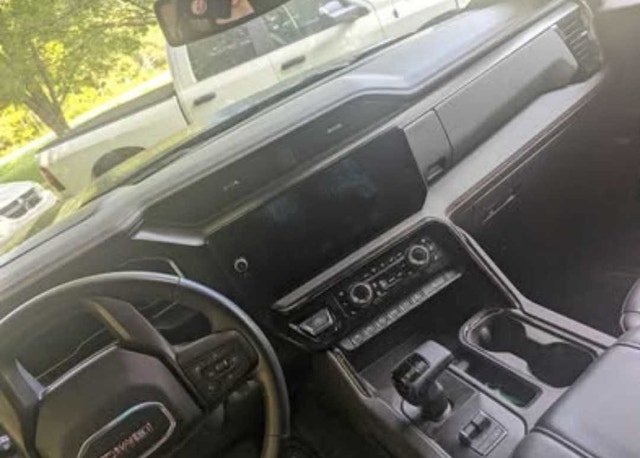 2024 GMC SIERRA 1500 AT4 4WD CREW CAB 6.2 litre V8- TRANSFERT DE — photo 5