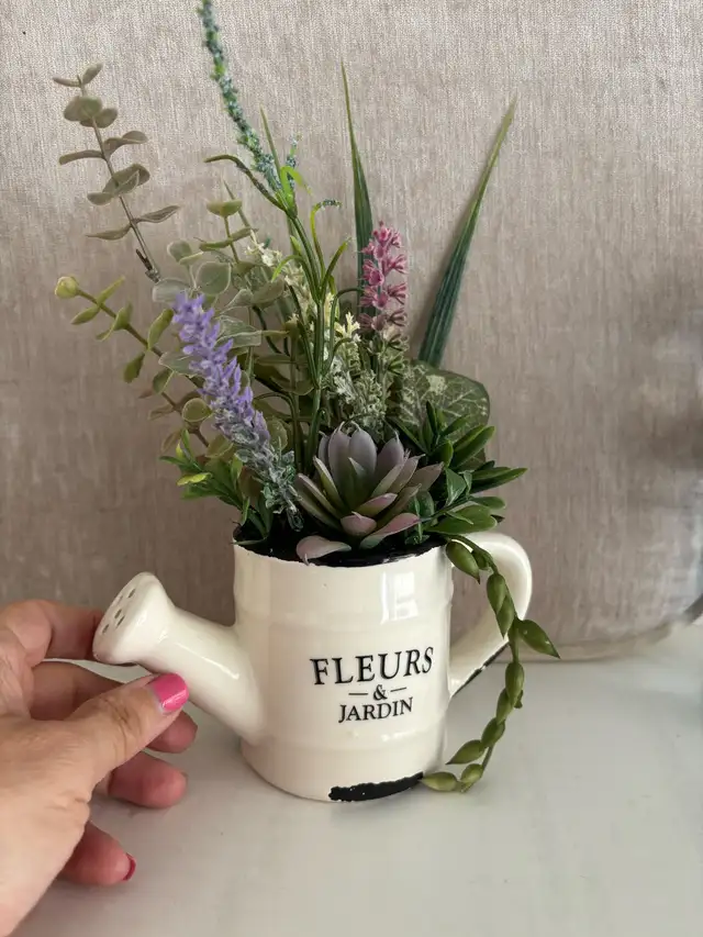 Fleurs & Jardin Watering Can with floral  in Hobbies & Crafts in Oakville / Halton Region - Image 11