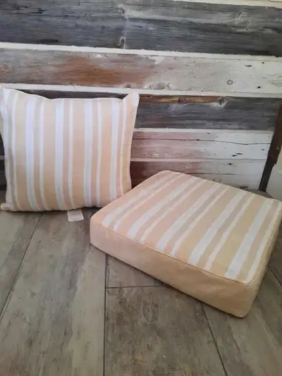 ensemble 2 coussins neufs pour fauteuil extérieur, View more