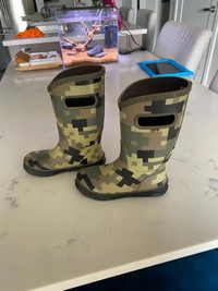 Boys / Youth Rain Boots Size US 2
