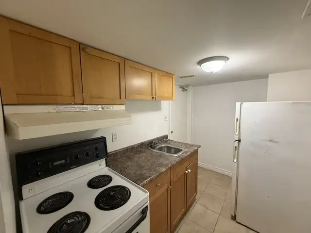 1 Bedroom Walkout Basement For Rent - $1500/month in Long Term Rentals in Mississauga / Peel Region - Image 8