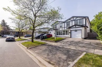 Private Furnished Upper Floor Rooms Brampton for Couple - July 1