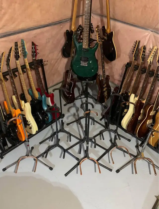 Guitar stands in Guitars in Markham / York Region - Image 2