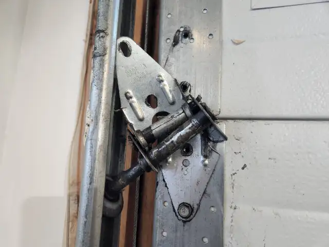 GARAGE DOOR REPAIR EDMONTON AND NEAR BY AREA62863223565442122