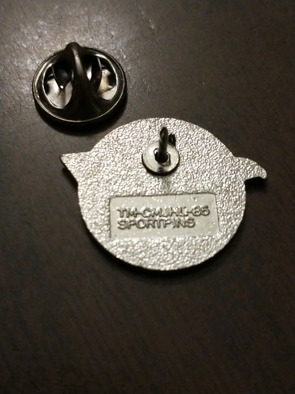 Beautiful defunct OHL Hamilton Steelhawks dated 1986 lapel pin in Arts & Collectibles in City of Toronto - Image 6