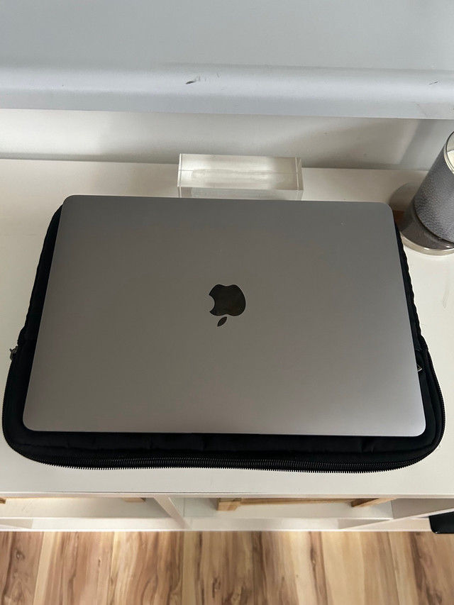 MacBook Air 2020 13" dans Portables  à Laurentides - Image 2