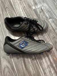 Men’s Size 8 Lotto Soccer Cleats