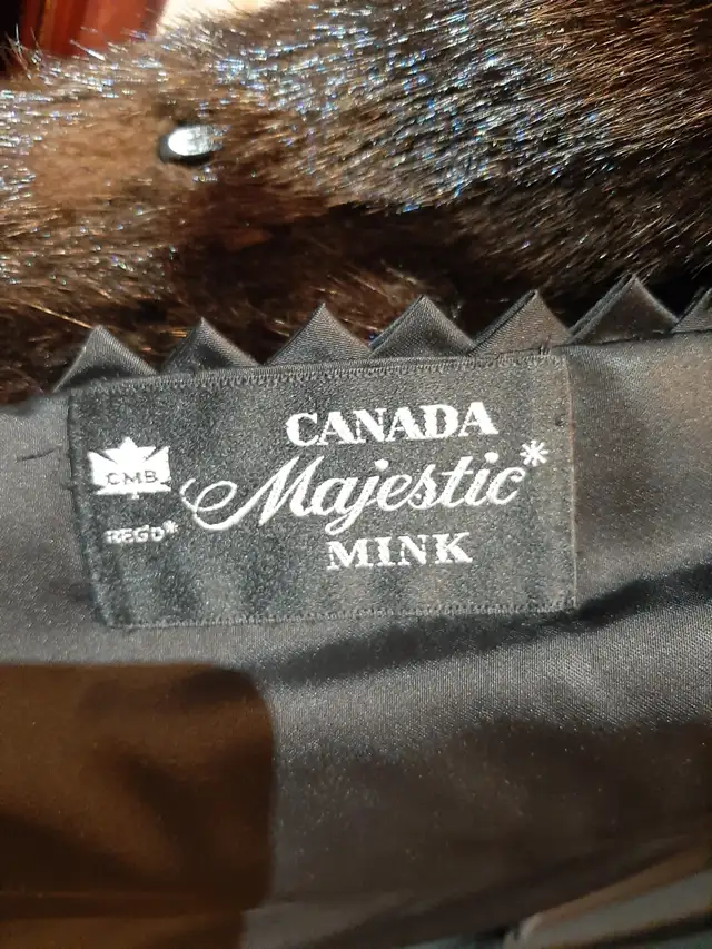 Mink coats - manteaux de vison in Women's - Tops & Outerwear in City of Montréal - Image 6