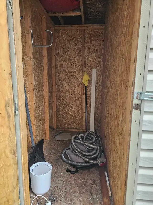 Private storage space for rent (locker)