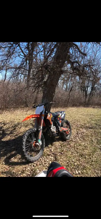 2011 ktm 450 sx, recluse clutching , warp 9 rims, full fmf exhaust , royal distributing wrap, top en...