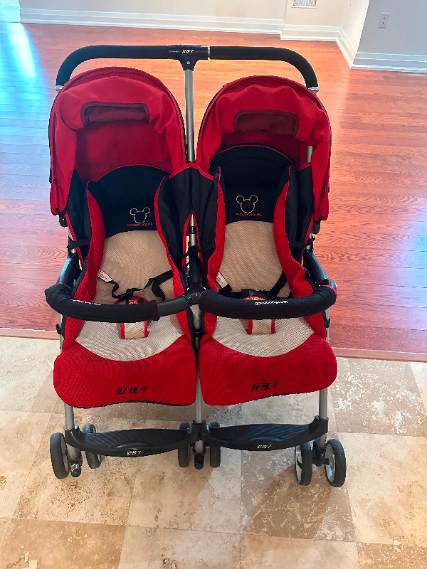 Twin baby stroller in Strollers, Carriers & Car Seats in City of Toronto