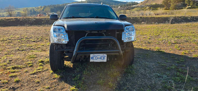 Yukon hybrid in Cars & Trucks in Vernon - Image 2