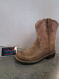 Sz 8 Ladies Ariat Fatbaby with Tags (23682070)