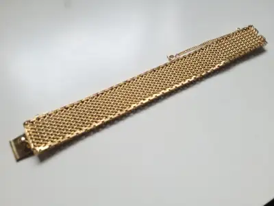 Stunning Birks 1/20 12k gold filled woven bracelet. This is a thick and heavy vintage bracelet in fa...