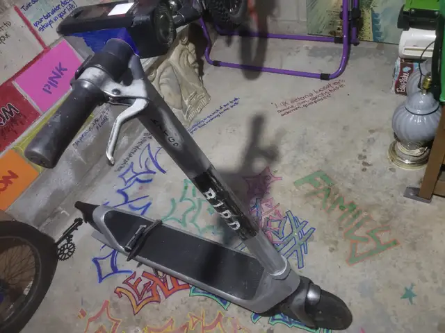 "BIRD" branded electric scooter, fully made of metal in eBike in Kingston - Image 2