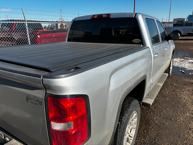2018 GMC Sierra 5.3 Lt 1500 Crewcab in Cars & Trucks in Edmonton - Image 3
