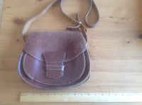 VINTAGE HOMEMADE SOLID LEATHER TOOLED PURSE