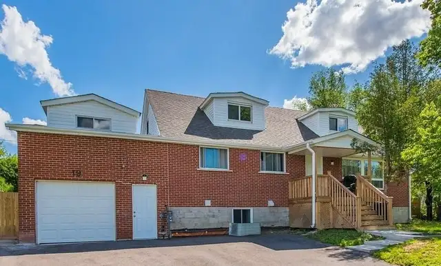 2 Bedroom Apartment (Second Floor) in Richmond Hill $2000/month