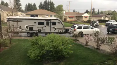 Cruiser RV Viewfinder VS28BHSS. Bunkbed travel trailer with slide and pack and play rear door . Skyl...