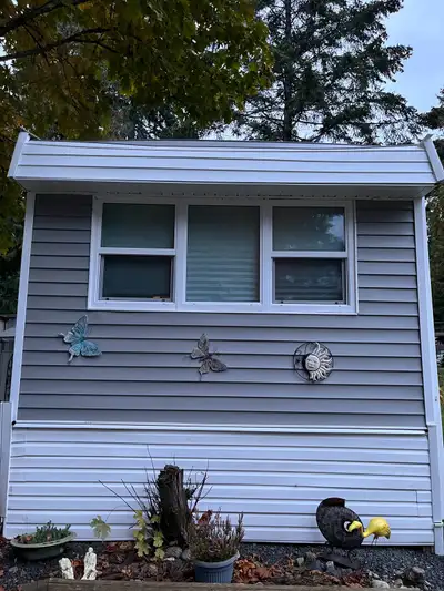 2 br Mobile home for sale in a quiet park. Two blocks from the beach and seven minutes drive into th...