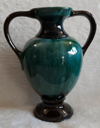 Beautiful Large Blue Mountain Pottery Two Handled Vase Urn Green
